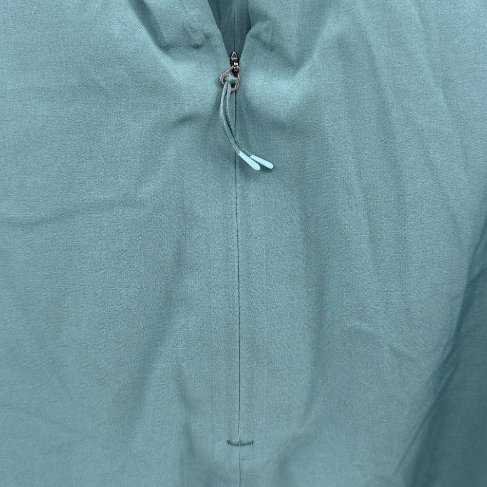Lululemon Women's Relaxed V-Neck Top in Teal - Picture 3 of 8
